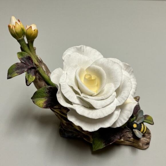 Vintage Lefton Royal Dover Bone China White Camellia Flower with Bee Figurine - Picture 2 of 8